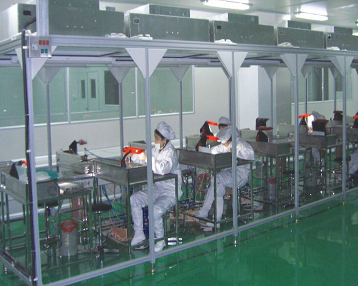 百級潔凈棚作為一種高級別的潔凈室設(shè)施，其在生物制藥過程中的重要性不言而喻。